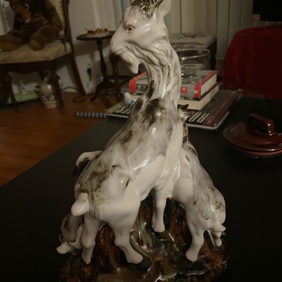 Vintage Porcelain Goat with kid - Picture 2 of 13